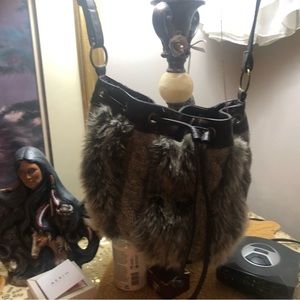 Little faux fur & knit bucket bag